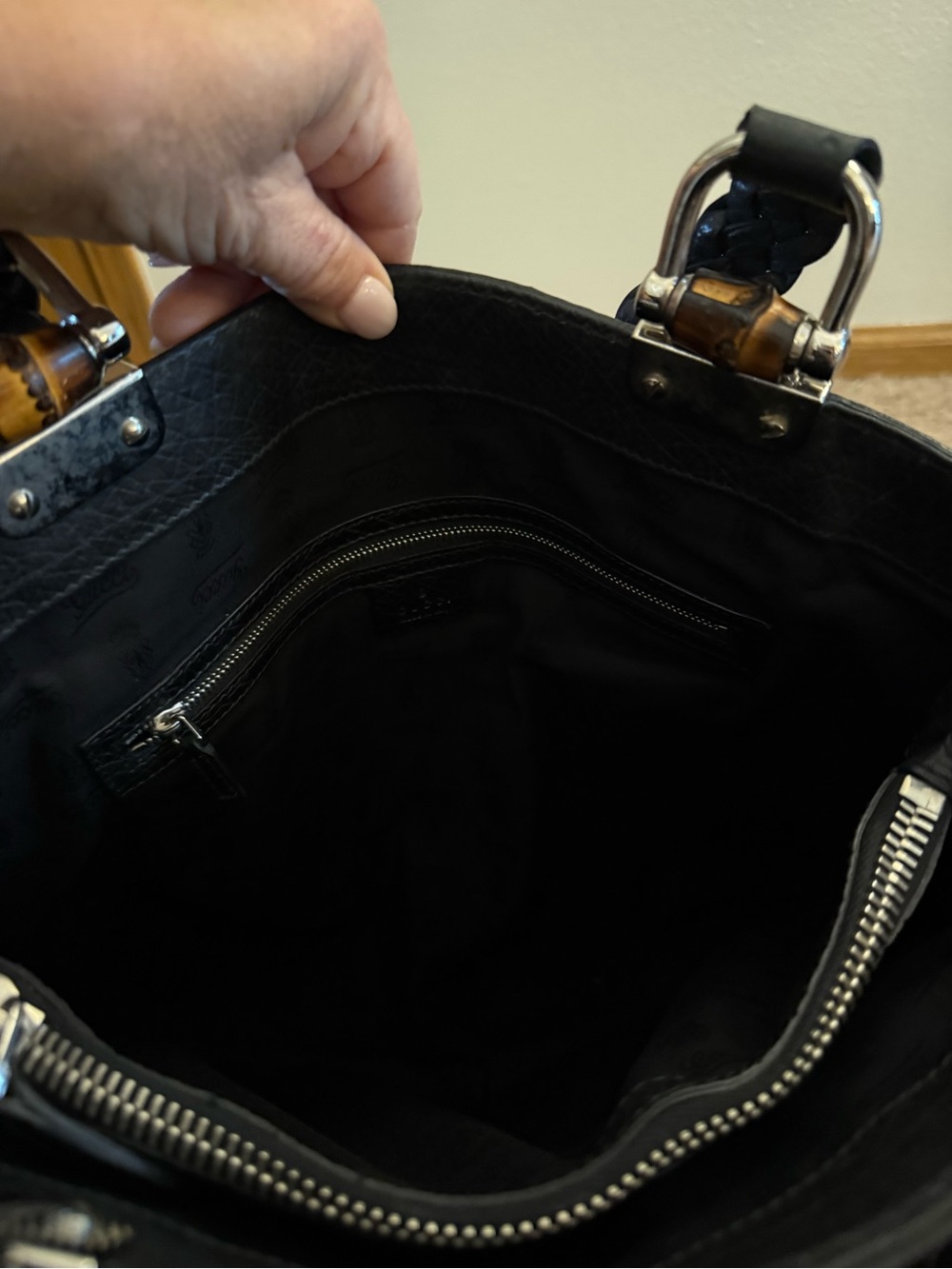 Classic Gucci Black Leather Tote Bag with Braided Handles and bamboo detail - Picture 7 of 11